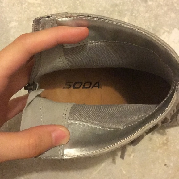Gray Fringe Soda Heel Booties Sz 7 1/2 - Picture 7 of 8